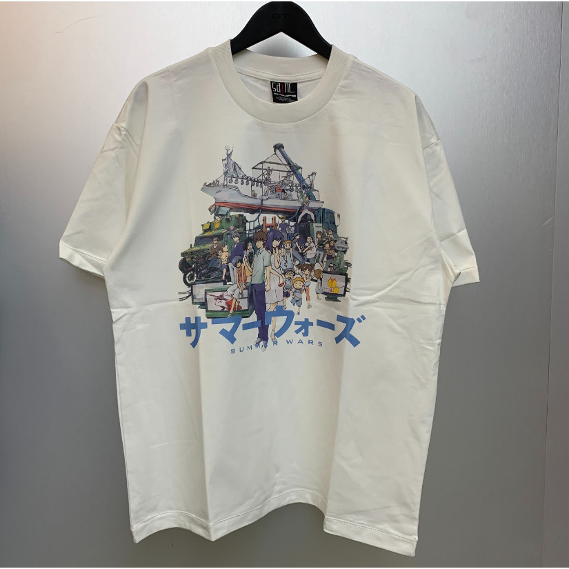 ♞,♘,♙ขายร้อนสไตล์ใหม่ Saint Michael x Summer Wars x GEEKS RULE Summer Wars เสื้อยืดแขนสั้น 2025