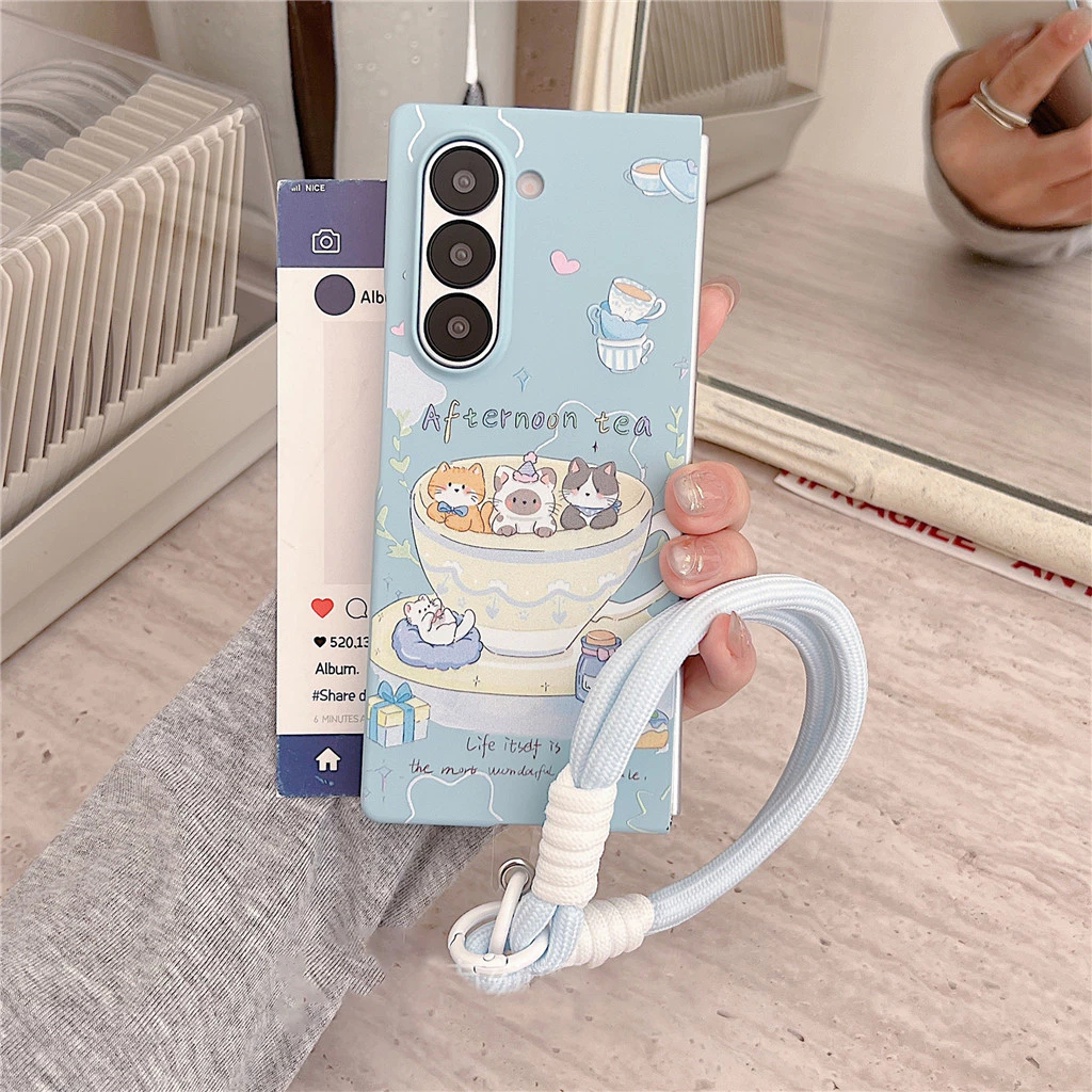 เคสโทรศัพท์แมวการ์ตูนสีฟ้าพร้อมเชือกกันหาย สําหรับ Samsung Galaxy Z Fold5/Fold6/Fold7