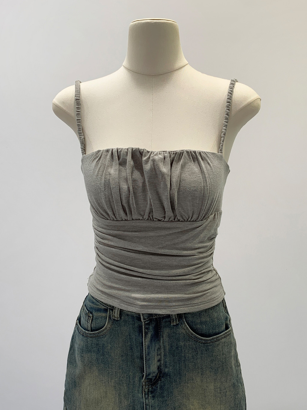 เสื้อสายคล้องไหล่ Halter สลิงแขนกุด ทรง Slimmer ดูบางเบา รหัส 89568