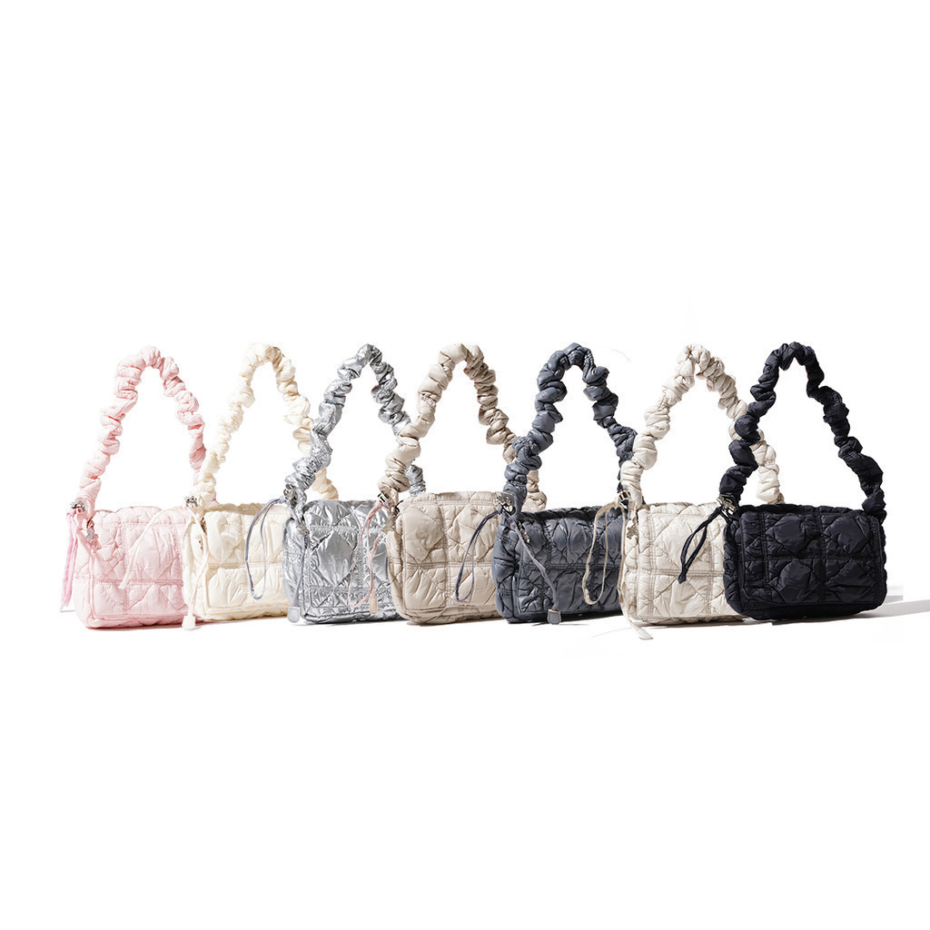 ♞,♘,♙ในสต็อก Carlyn Luke Medium Sling Bag XDY
