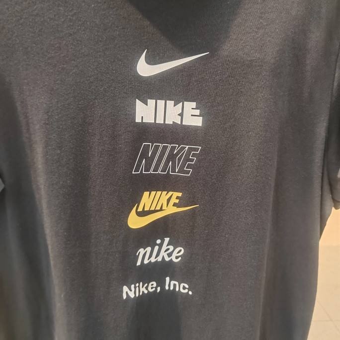 ♞,♘Nike Outlet ของแท้ผู้ชายลำลองรอบคอผ้าฝ้ายฤดูร้อน Breathable กีฬาเสื้อยืดแขนสั้น DZ2876-010 YRJ