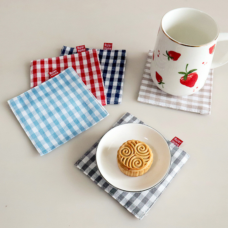 INS ที่รองแก้วผ้า Double Layered Grid Insulated Coaster Square Mug Cushion พื้นหลังภาพ