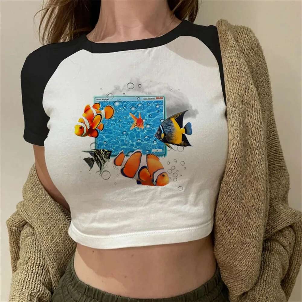 Frutiger Aero เสื้อยืดผู้หญิง Gothic Graphic ฮิปฮอปสบาย Vintage Retro Punk Digital Pastel เกาหลี