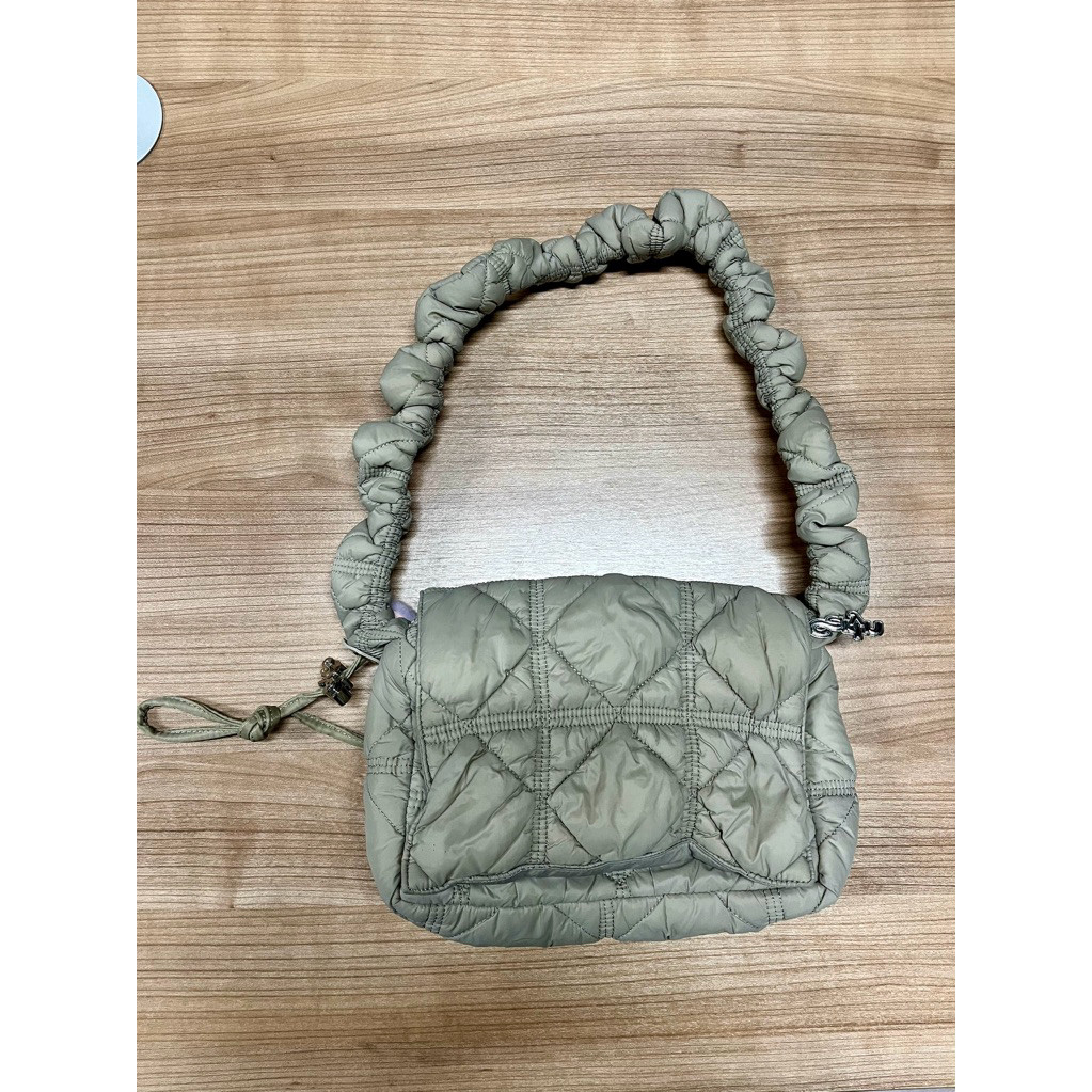 ♞กระเป๋า Carlyn แท้ มือสอง XDY