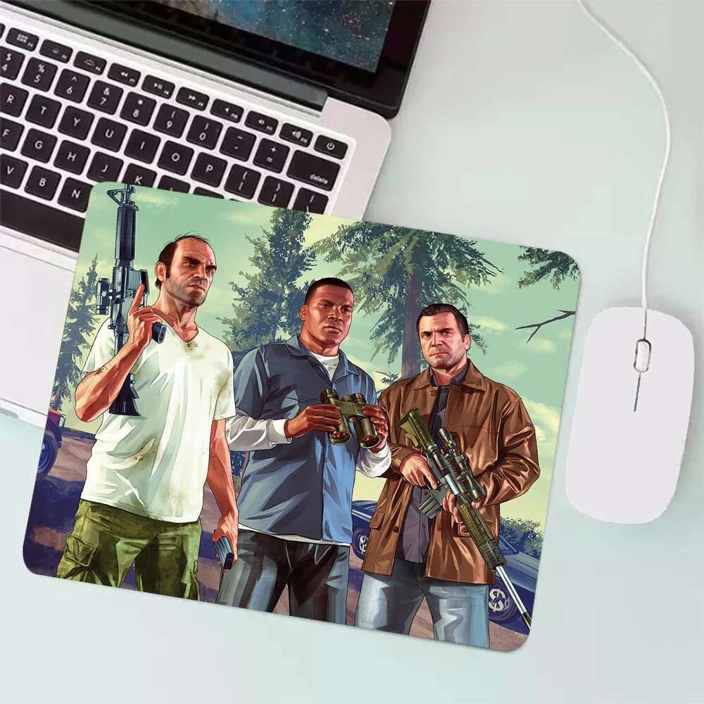 GTA 5 แผ่นรองเมาส์สําหรับเล่นเกมขนาดเล็ก PC Gamer คีย์บอร์ด Mousepad คอมพิวเตอร์สํานักงานแผ่นรองเม้า