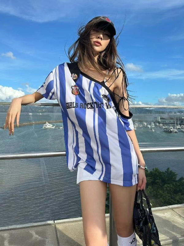 อเมริกันย้อนยุคหลวมลายเสื้อกีฬาเสื้อยืดผู้หญิงฤดูร้อนสไตล์ใหม่สาวร้อน ผอมลง ดูที่ไม่มีสายหนังแขนสั้นด้านบน