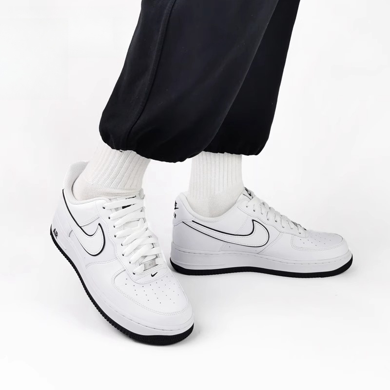 Nike Air Force 1 ผ้าใบหุ้มข้อสีขาวและดำ รองเท้า free shipping
