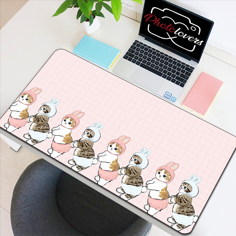 แมวน่ารัก Kawaii เสื่อโต๊ะ Mousepad Gamer แผ่นกันลื่นเมาส์พรมพีซีตู้โต๊ะคอมพิวเตอร์คีย์บอร์ดอุปกรณ์เ