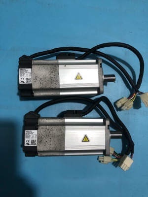 YY SZ ใหม่แท้ R88M-G40030T-BS2