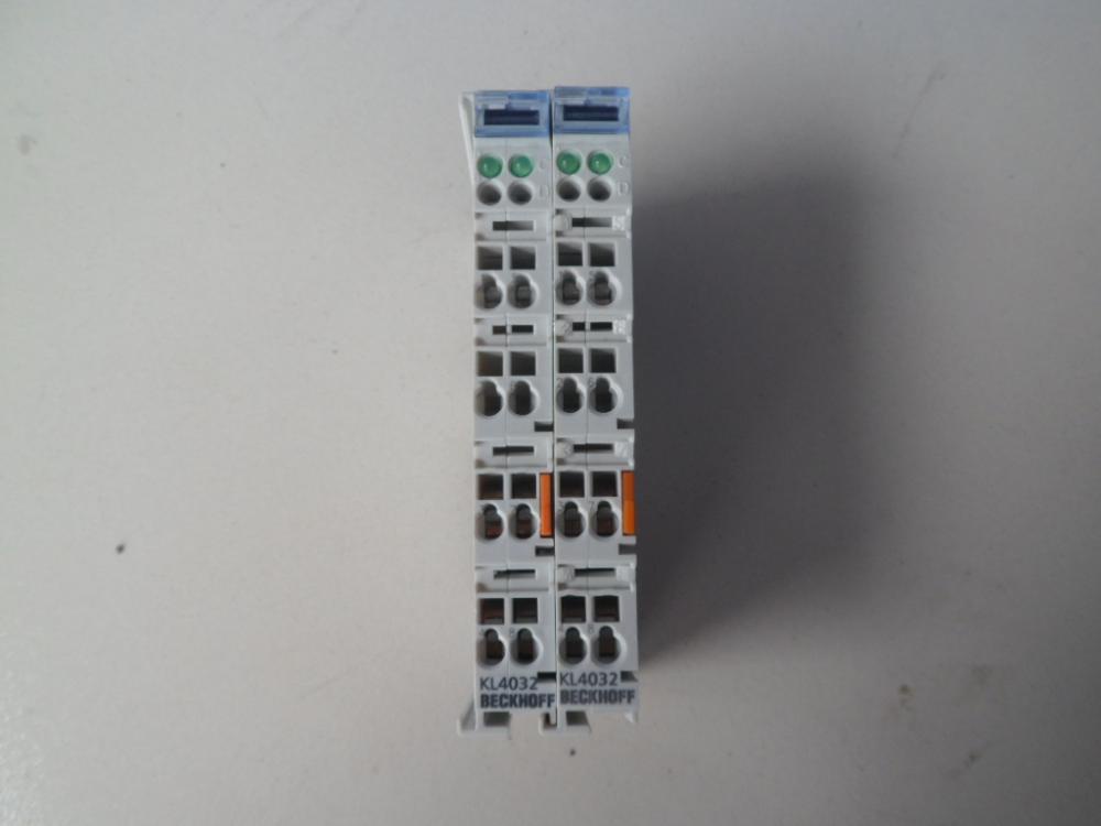 YY SZ ใหม่แท้ KL4032