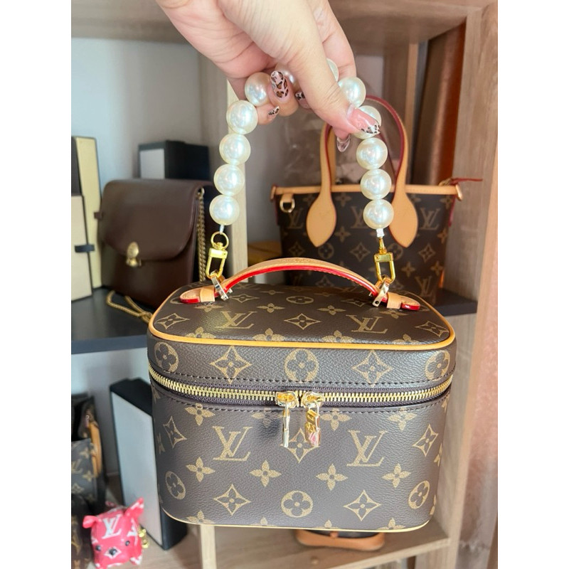 Lv nice mini พร้อมสายมุก หรือสายโซ่ แท้