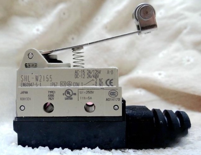 YY SZ สวิตช์จํากัดใหม่ล่าสุดและแท้ SHL-W2155