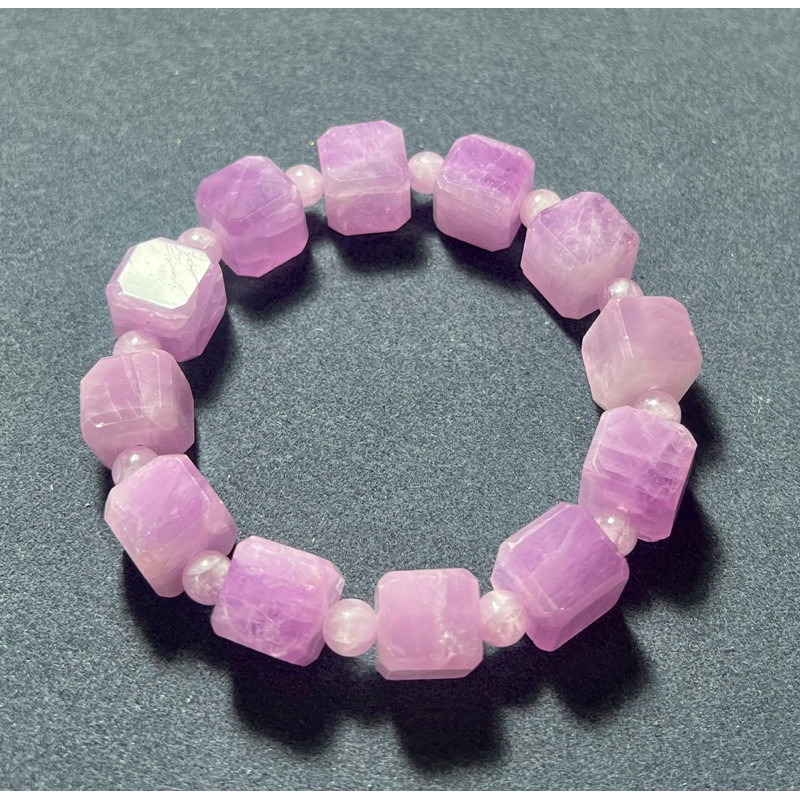 คุนไซต์(Kunzite) "หินแห่งการเปิดเผยความรู้สึก"