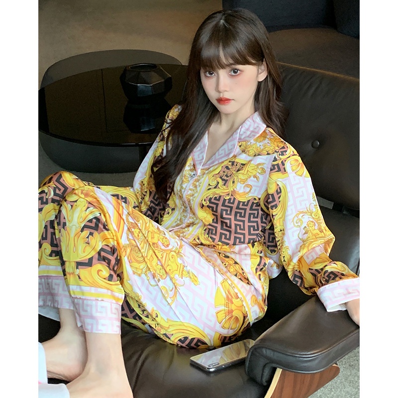 ชุดนอนแขนยาว ผ้าเรยอน พิมพ์ลายพระราชวัง สีทอง สําหรับผู้หญิง