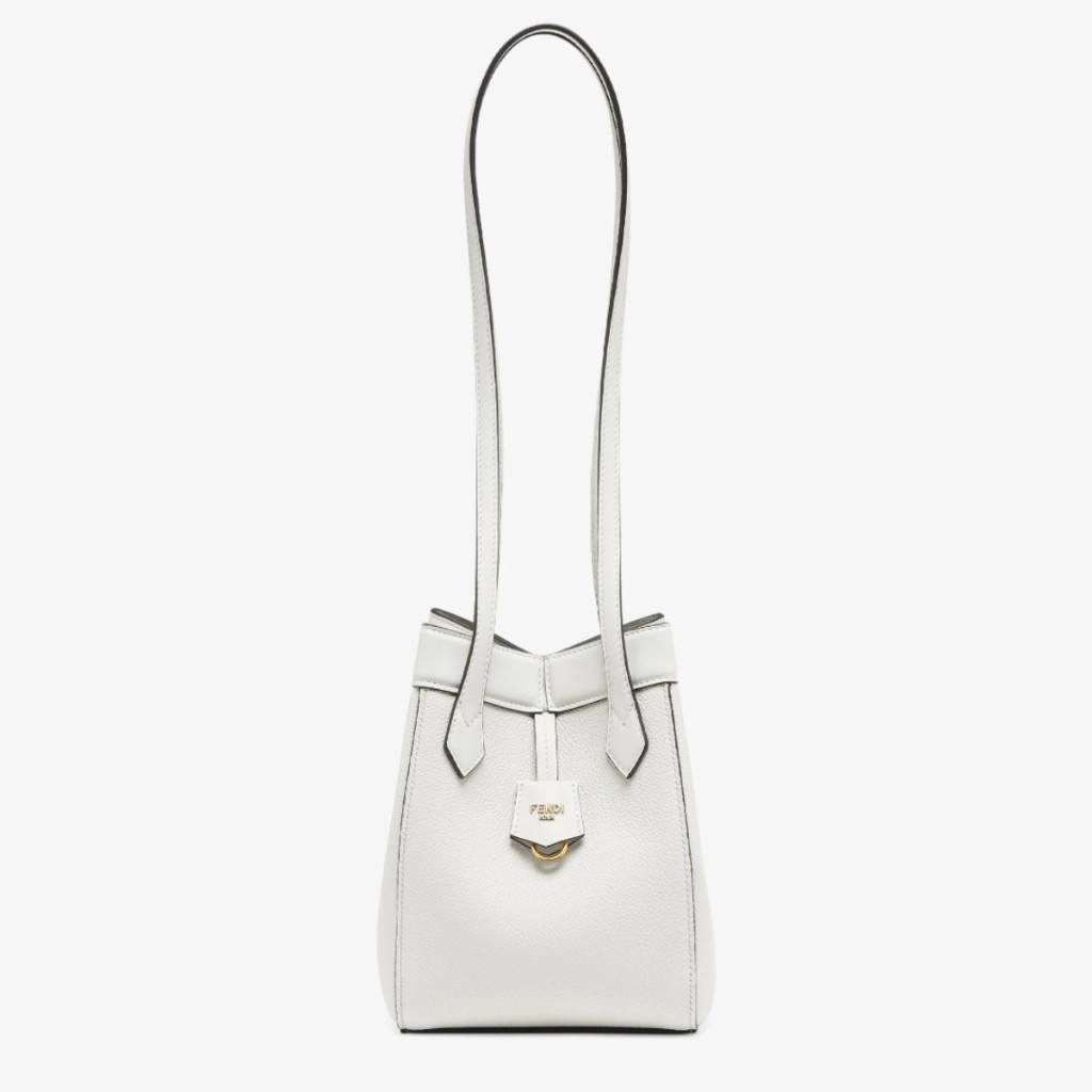 Pre order ราคา9100 Fendi 8262As Folding bag Origami Shoulder Bag กระเป๋าสะพายข้าง หนังวัว Size15*15