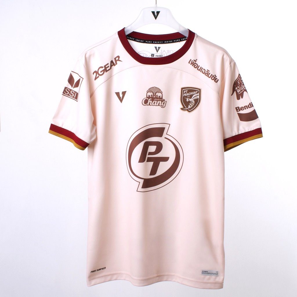 [สินค้าพร้อมส่ง] เสื้อฟุตบอลเหย้า พีที ประจวบ เอฟซี สีครีม ของแท้ VECTOR 001 PT PRACHUAP FC AWAY JERSEYS 2023/24