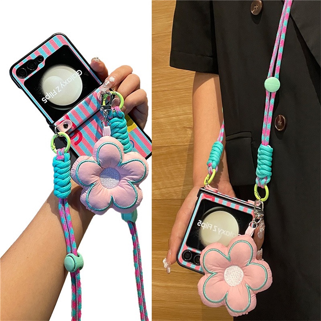SAMSUNG เกาหลีน่ารักCrossbody Lanyardสายคล้องสีชมพูสีฟ้าจี้ดอกไม้สําหรับSamsung Galaxy Z Flip7 Flip6 Z Flip 7 Zflip 5 Flip8 ฝาครอบ