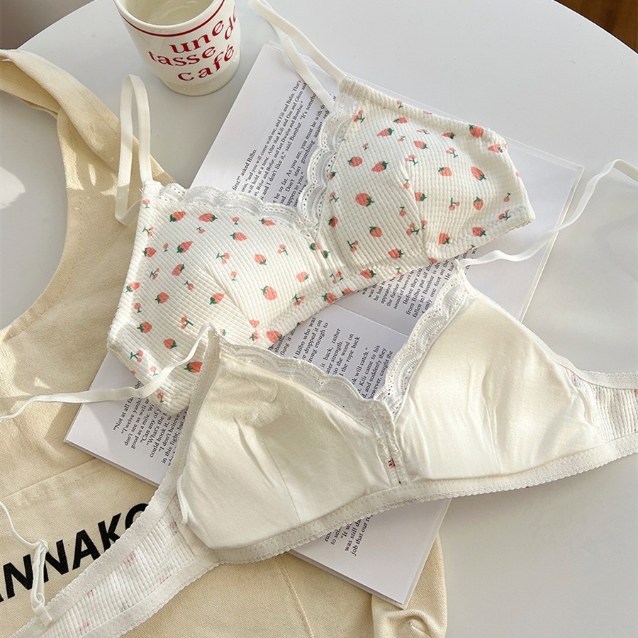 【ชุดชั้นใน + กางเกงชั้นใน】ชุดชั้นใน บราดันทรง พิมพ์ลายผลไม้ ไร้สาย ใส่สบาย คัพบาง ไร้รอยต่อ สําหรับผู้หญิง