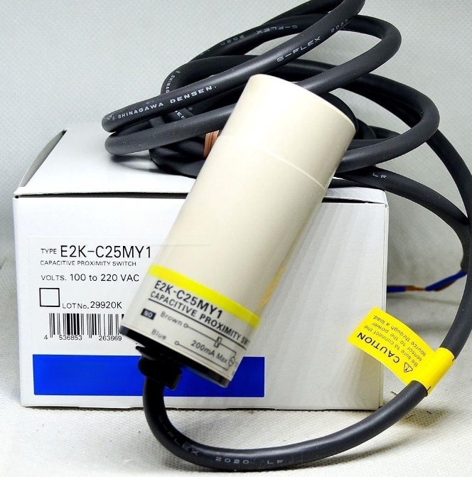 YTH SZ สวิตช์ลดแสงแบบ Capacitive ใหม่ล่าสุด และแท้ E2K-X4ME1 E2K-C25MY1 E2K-L13MC1 E2K-L26MC1