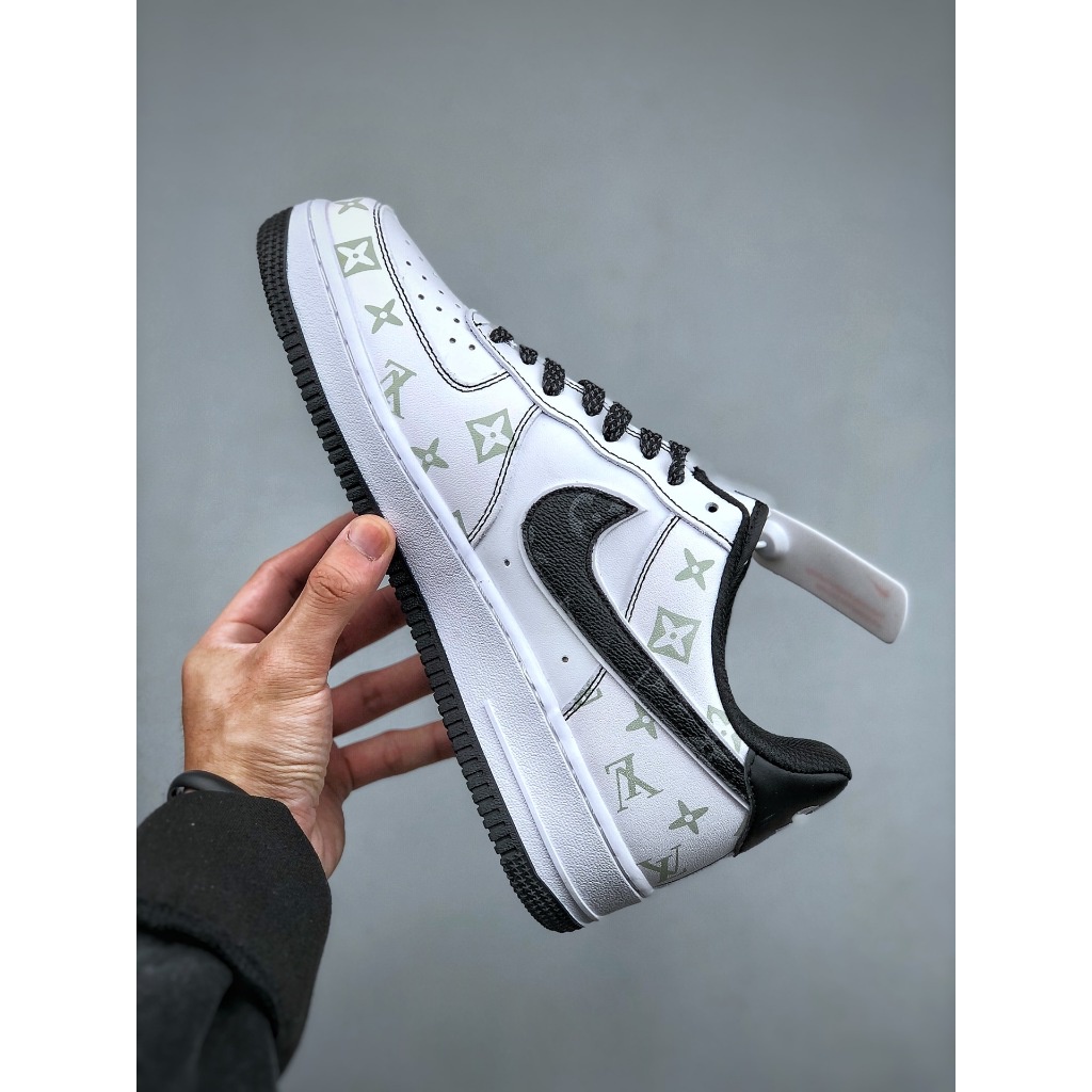 Louis Vuitton x Nike Air Force 1 07 "White &amp; Black" Low Cut Casual ผ้าใบ Boat Shoes สำหรับผู้ชายและ