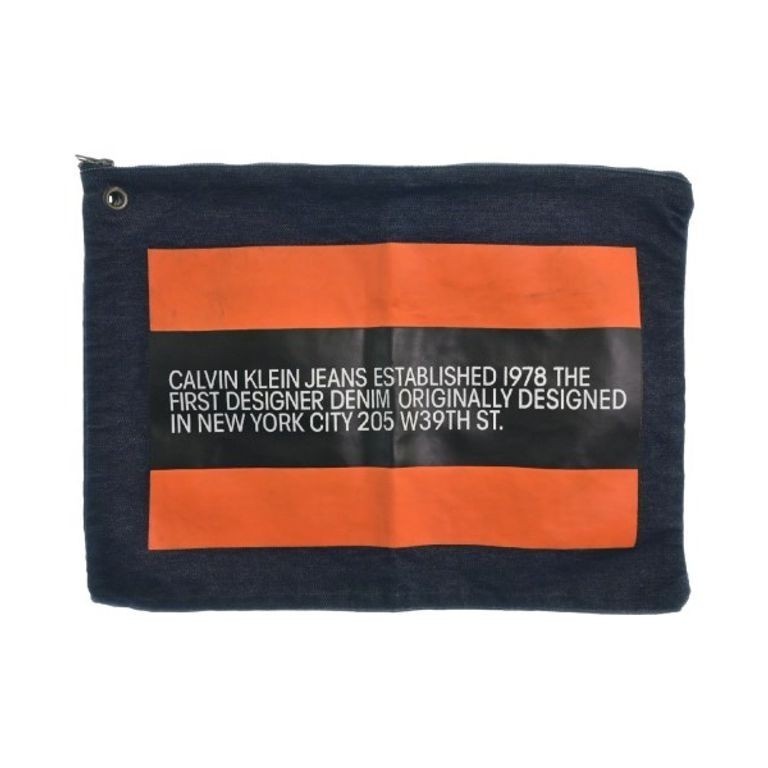 กระเป๋าถือ Calvin Klein 205W39Nyc Denim Cale Vin ทรงคลัทช์ สีฟ้า จากญี่ปุ่น มือสอง
