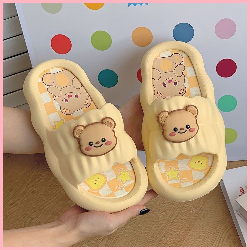 Butter Bear มีเนยสําหรับผู้หญิงในฤดูร้อนสวมบ้านรองเท้าแตะกันลื่นในร่มพื้นหนาสําหรับความต้านทานสกปรก