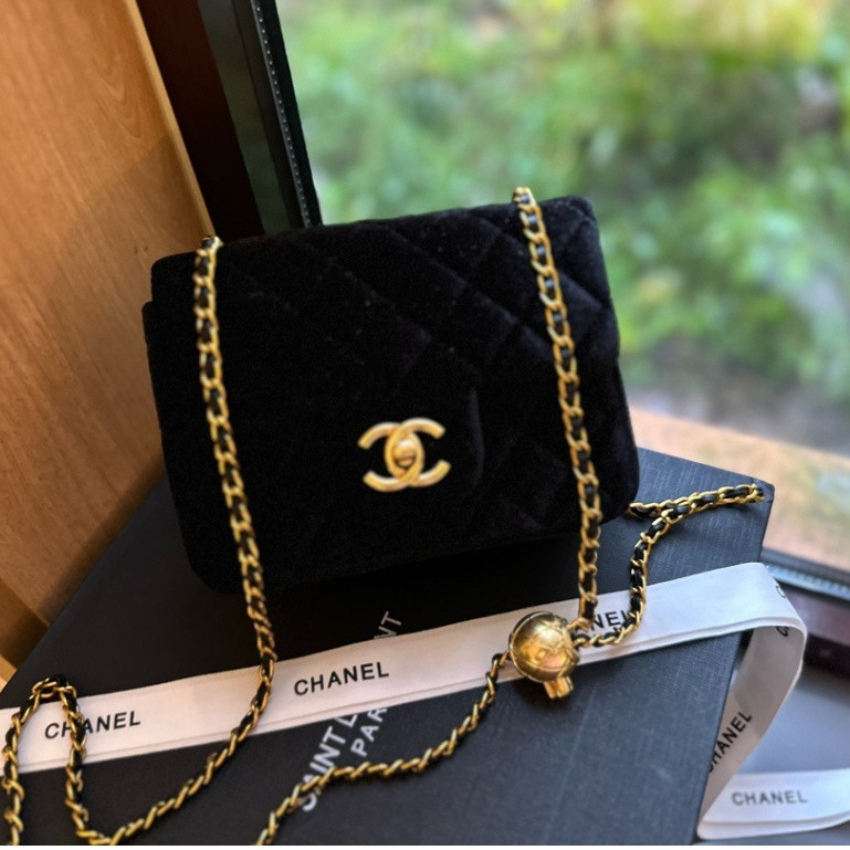 กระเป๋าถือ Chanel รูปลักษณ์สูง สไตล์เรโทร สวยหรู