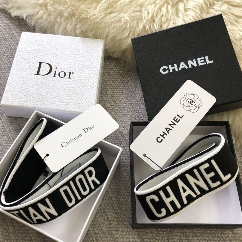 Dior ยอดนิยมแถบคาดศีรษะยืดหยุ ่ นตัวอักษรแถบคาดศีรษะสีดําและสีขาวคลาสสิกสีแคบรุ ่ นที ่ คาดผมอุปกรณ ์ เสริมผมแนวโน ้ มเดียวกันเป ็ นดาว