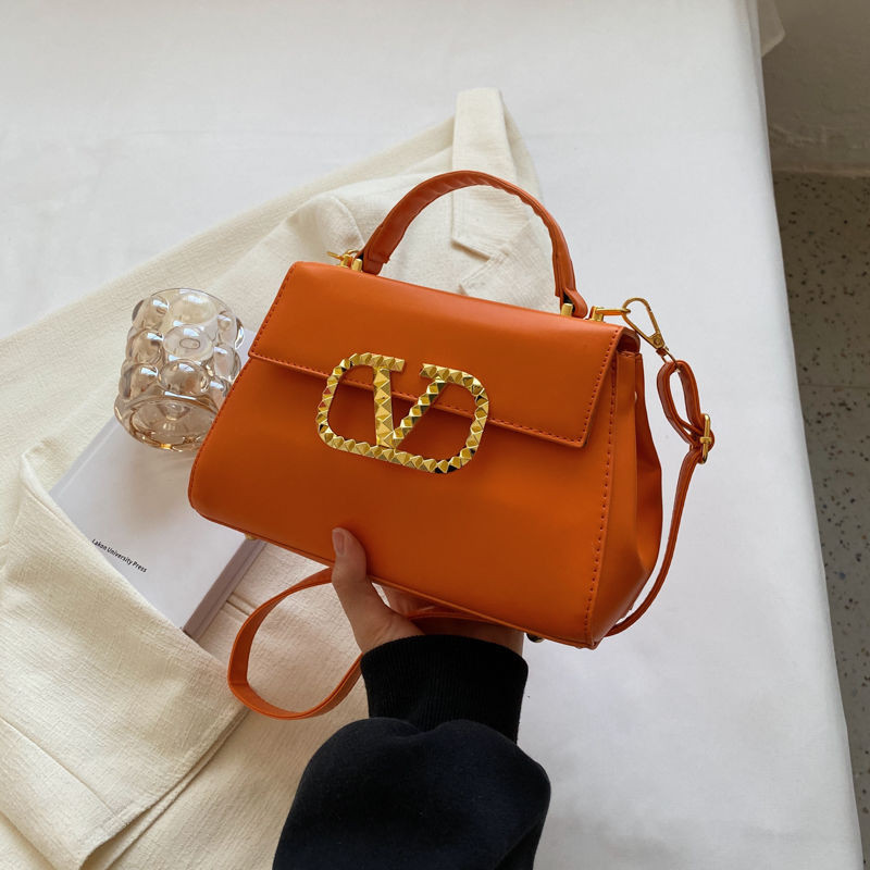 Valentino กระเป๋าสะพายไหล่ กระเป๋าถือ อเนกประสงค์ สไตล์เกาหลี แฟชั่นสําหรับสตรี 2024