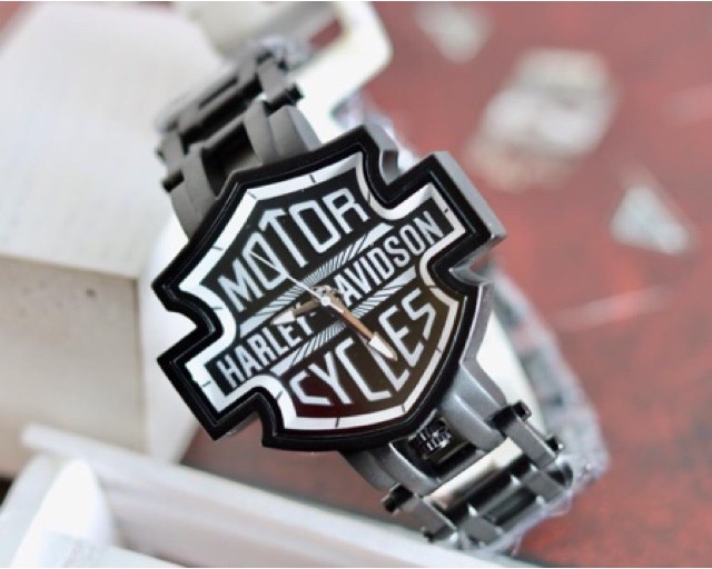 นาฬิกาข้อมือ Harley Davidson Sporty สายสแตนเลส เส้นผ่าศูนย์กลาง 5 ซม. สําหรับผู้ชาย