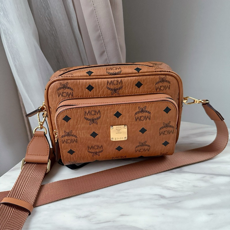 ,,**พร้อมส่ง ของแท้** MCM Klassik Crossbody  djd