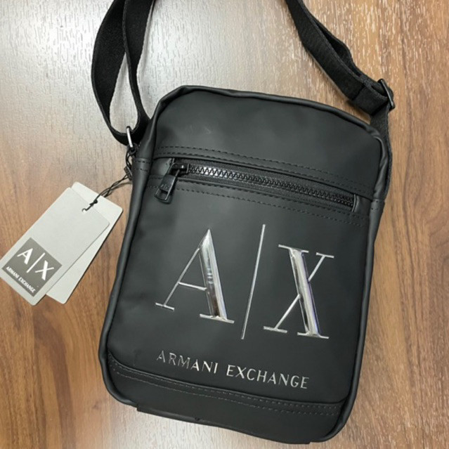 Armani EXCHANGE SLING BAG กระเป๋ากันน้ํา กระเป๋าสะพายข้าง BEG LELAKI