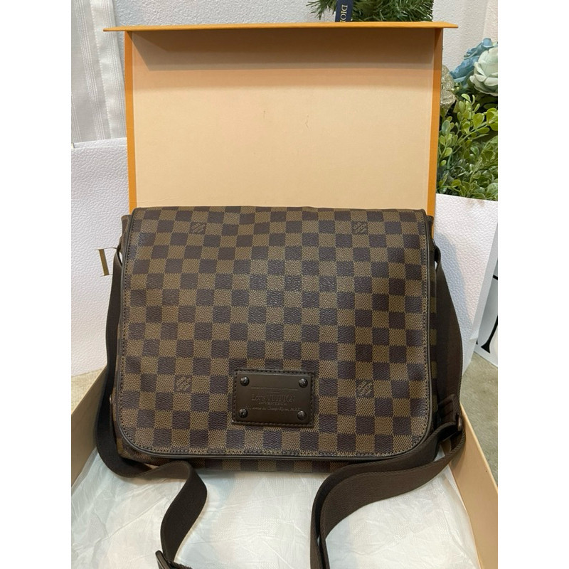 Used LV Messenger Men