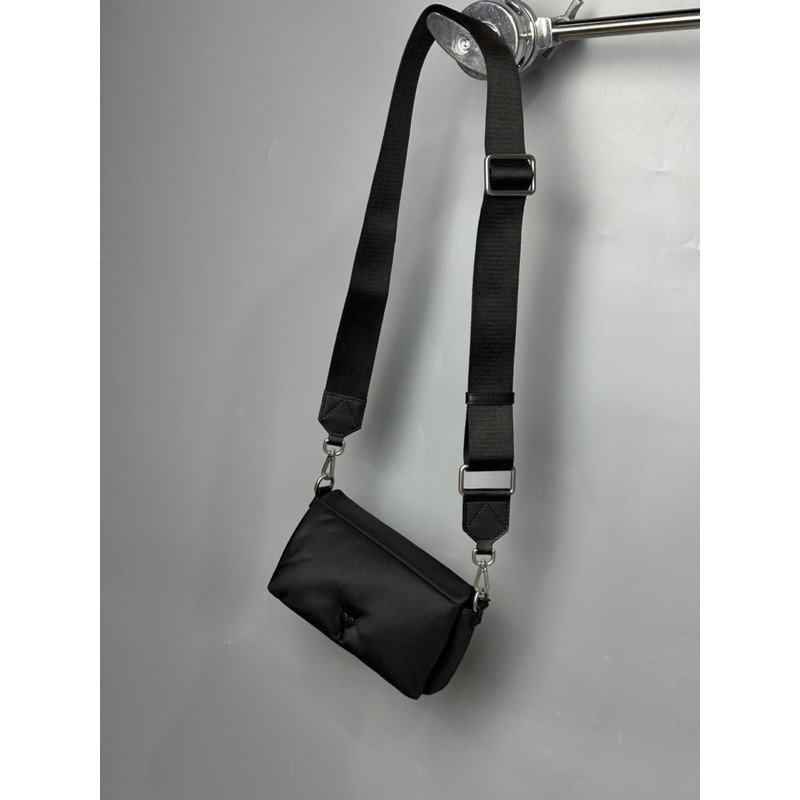 NEW! AMI SHOULDER BAG