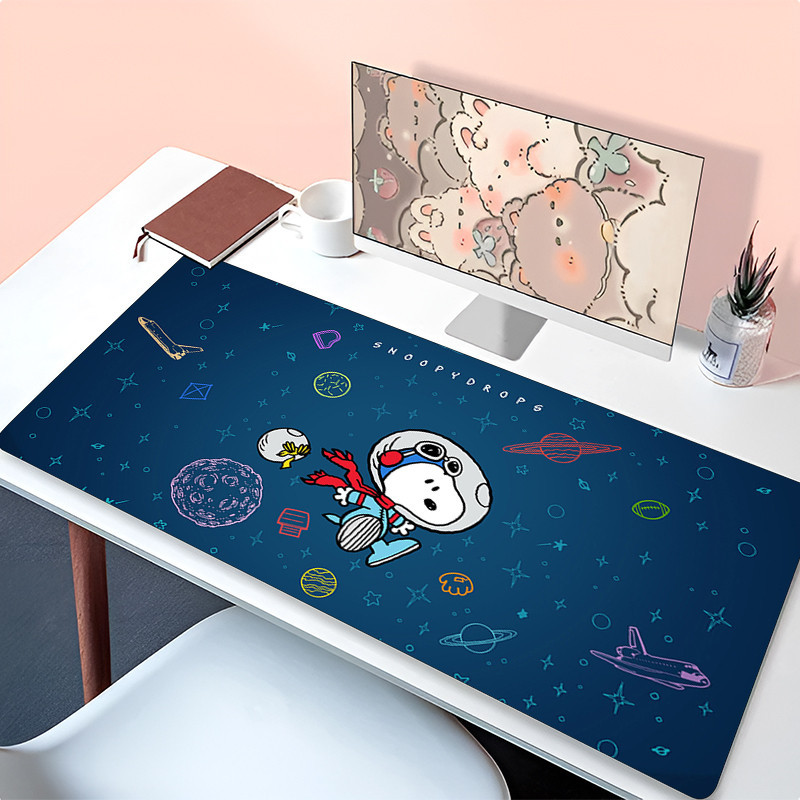 การ์ตูน Snoopy สุนัข Kawaii แผ่นรองเมาส์ PC Gaming โต๊ะน่ารักอะนิเมะ Gamer ตู้ Mousepad Cosmic Starry Sky แป้นพิมพ์ Pad