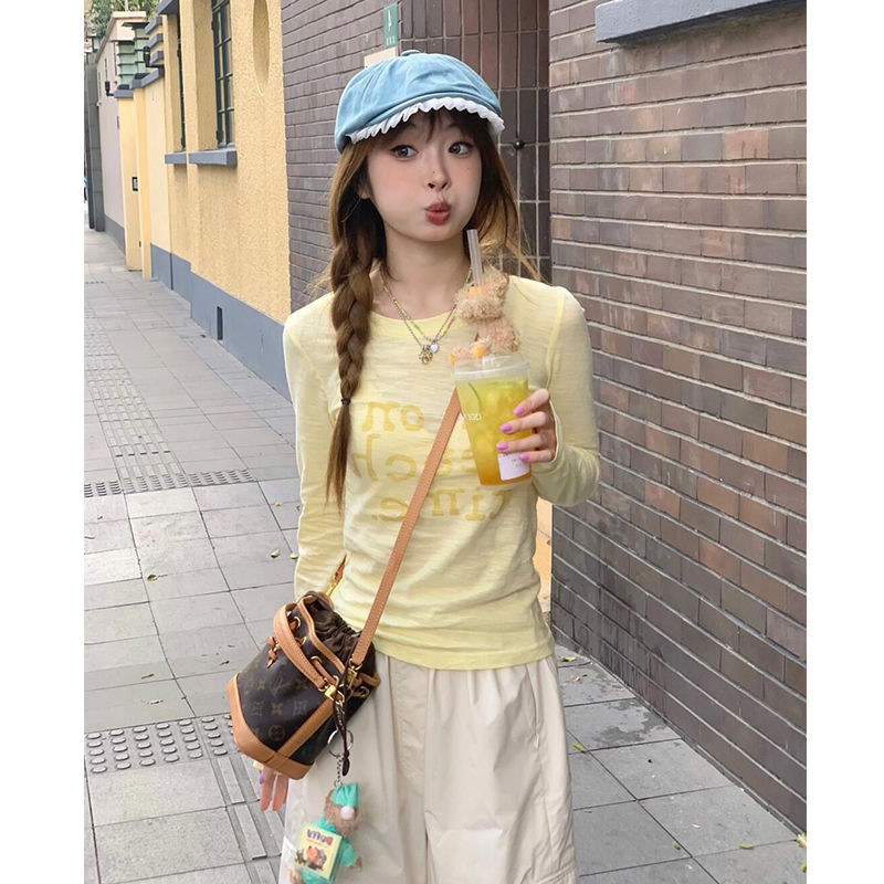 เสื้อยืดแขนยาวสีเหลืองผู้หญิงสไตล์ใหม่ Slim-Fit Thin Sun รูปที่ 2