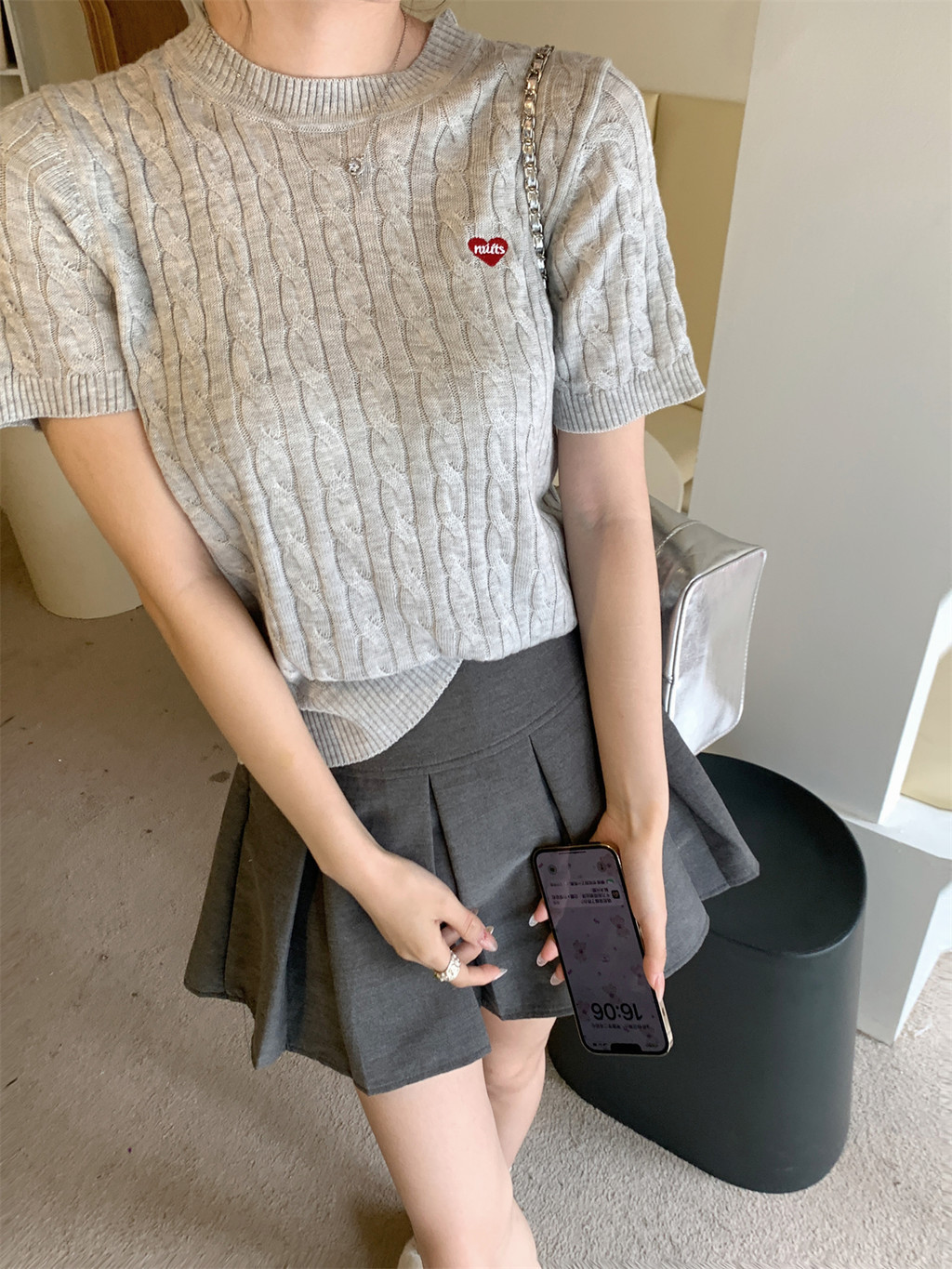 เสื้อแขนสั้น ผ้าถัก ปักลายกระโหลก ทรงหลวม 71026