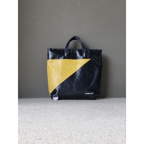 Freitag F203 BOB ของแท้จากสวิส