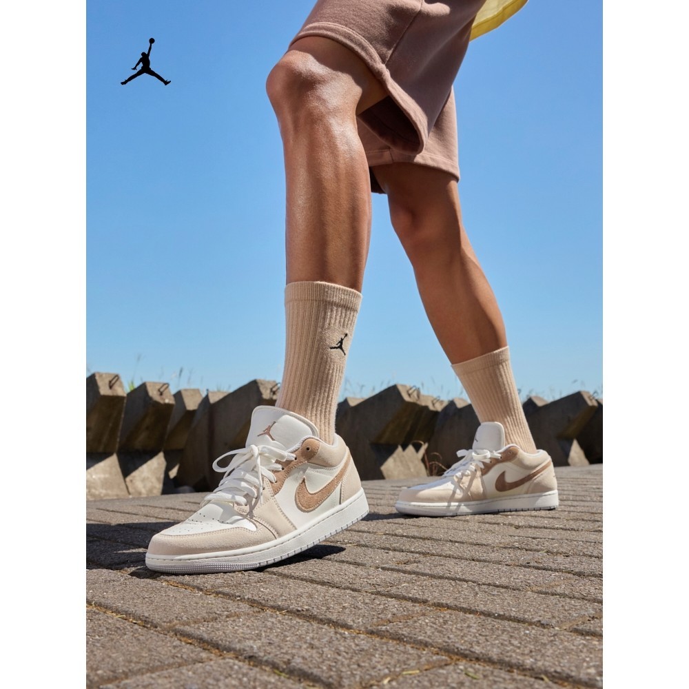 ♞Jordan อย่างเป็นทางการ Nike Jordan AJ1 รองเท้าผ้าใบรองเท้าผ้าใบผู้ชายกันกระแทกต่ําน้ําหนักเบาพื้นผ