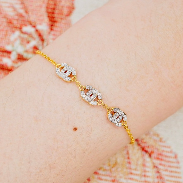 [ พร้อมส่ง ] สร้อยข้อมือ CC เพชรแท้  ทองคำแท้18K (ทอง75.0%) เพชรแท้น้ำ100 เบลเยี่ยมคัต [18KAB5]