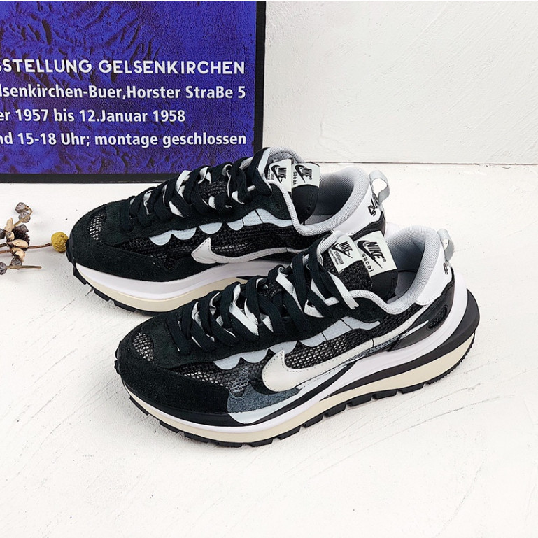 [ 3 colorways ] Sacai X Nike VaporWaffle Low cut Running shoes Casual Sneakers For Men Women