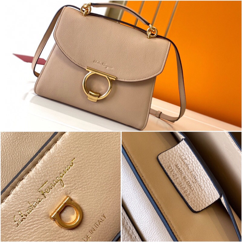 Pre order ราคา12500 Ferragamo เฟอร์รากาโม SF DY-21H493 หนังวัว กระเป๋าสะพายข้าง  size26*20*12cm