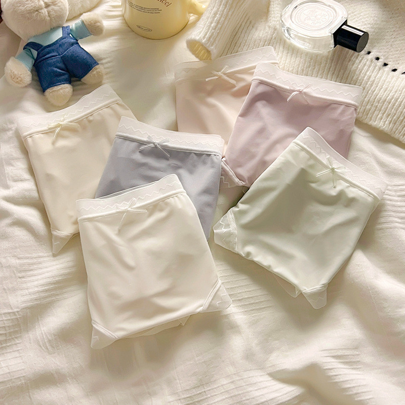 กางเกงชั้นใน ผ้าไหม ไร้รอยต่อ ระบายอากาศได้ดี ป้องกันแบคทีเรีย สีนู้ด สําหรับผู้หญิง