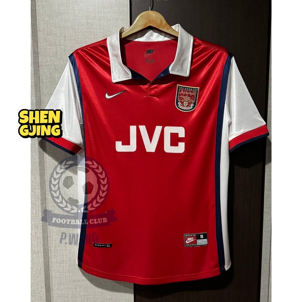 Retro เสื้อฟุตบอลย้อนยุค Arsenal ปี1998/1999 Home เฟล๊ก HENRY, BERGKAMP กล้ารับประกันสินค้า