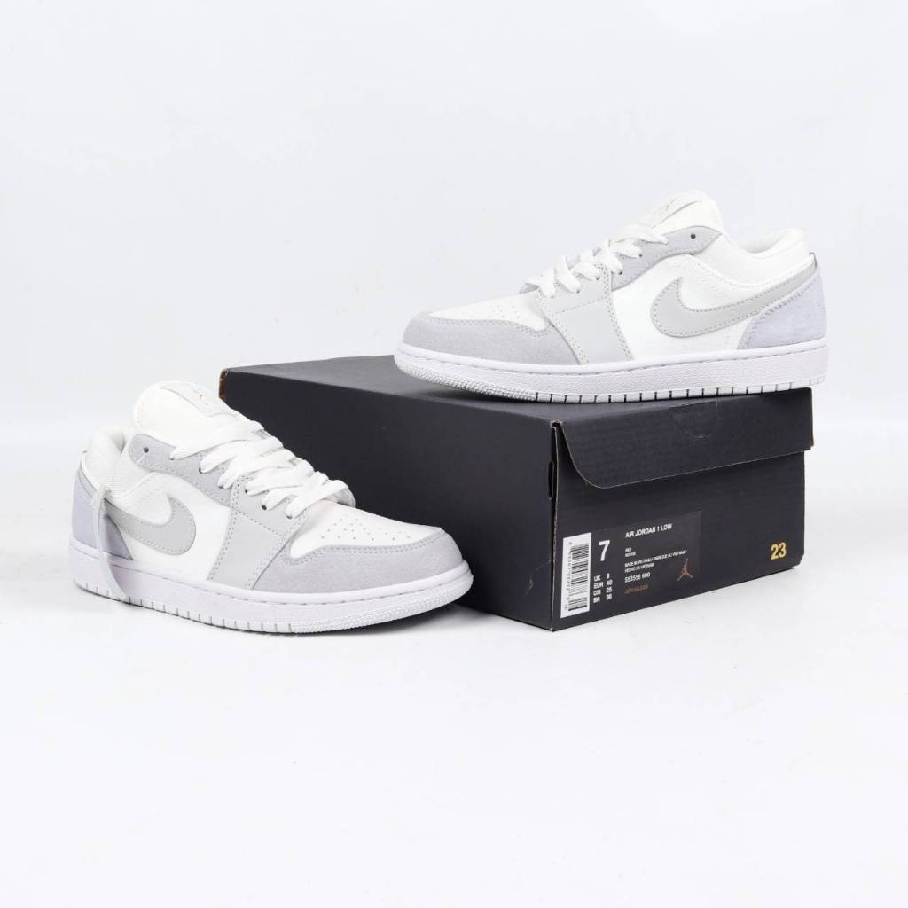 ลำลอง Sepatu Nike Air Jordan 1 Low Paris สีขาวท้องฟ้าสีเทา