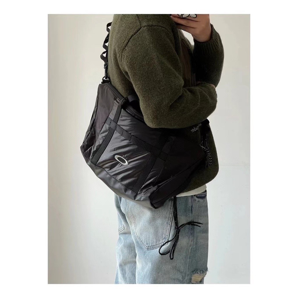 Oakley Single-Machine Nylon Shoulder Bag Crossbody Bag Small Bag Chest Bag Mobile Phone Bag Dumplin