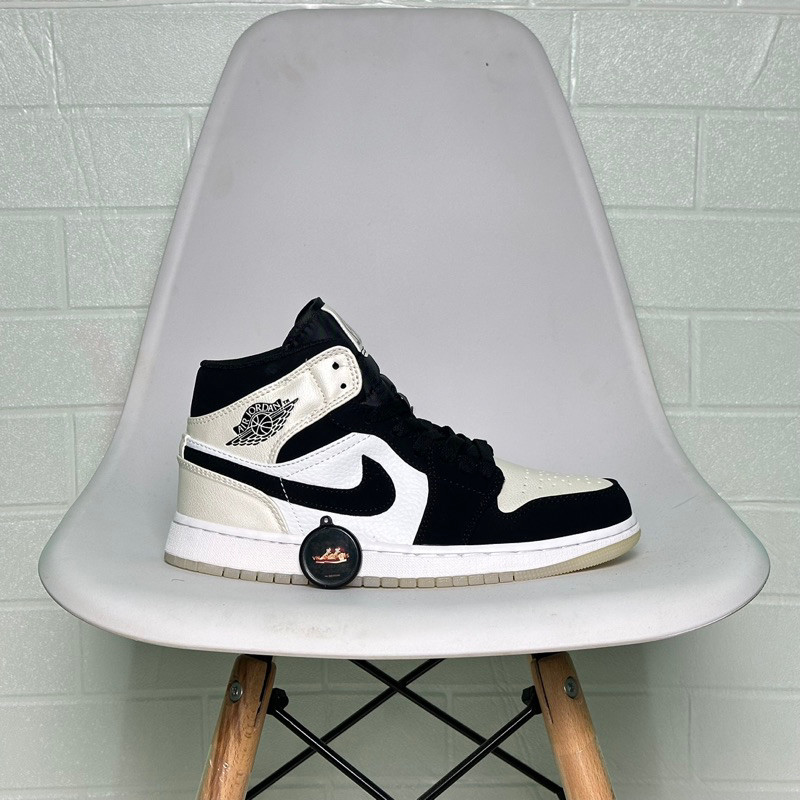 รองเท้า Nike Air Jordan 1 Mid SE Diamond GS ลำลอง  คลาสสิก  ร้อย