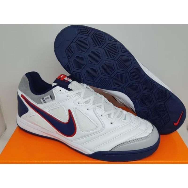 Nike SB Gato IC futsal shoes Gymsack free
