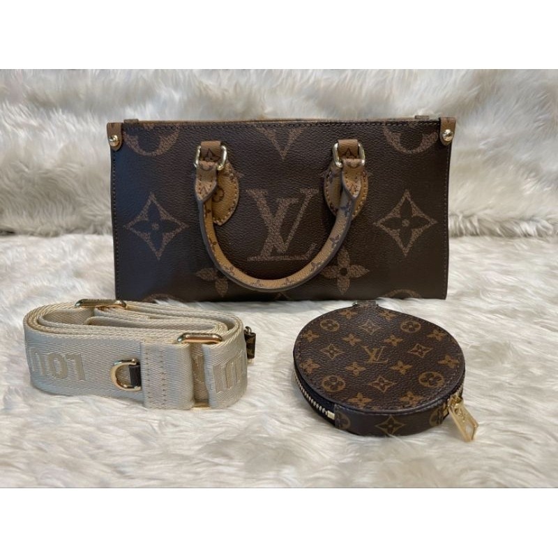 ♞,♘,♙lv on the go east west monogram