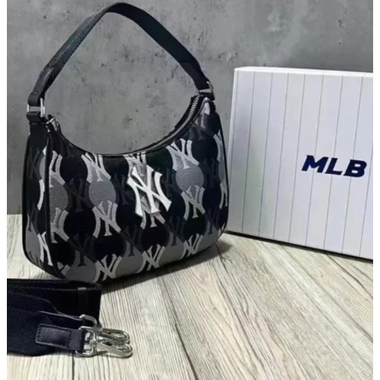 MLB (พร้อมส่ง) กระเป๋าMLB HOBO BAG รุ่นใหม่ กระเป๋าสะพายข้าง NY ของแท้%